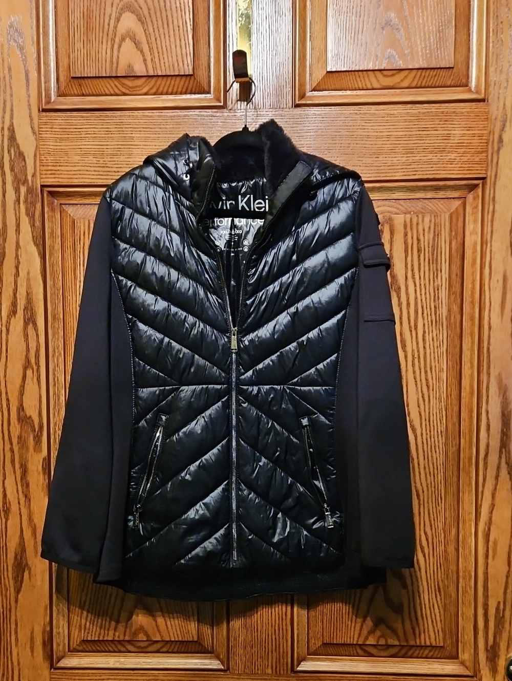 Calvin Klein Women's Black Quilted Hybrid Puffer Jacket